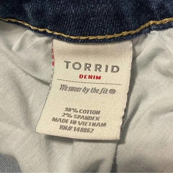 Torrid Denim Skinny Jeans Womens Cutout Crop Raw Hem Medium Wash Stretch plus 22 - Picture 10 of 11